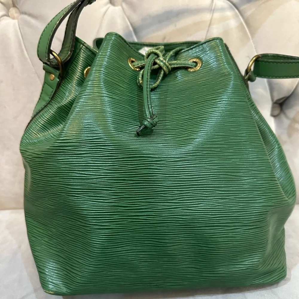 Louis Vuitton Epi Noe vintage bucket bag
